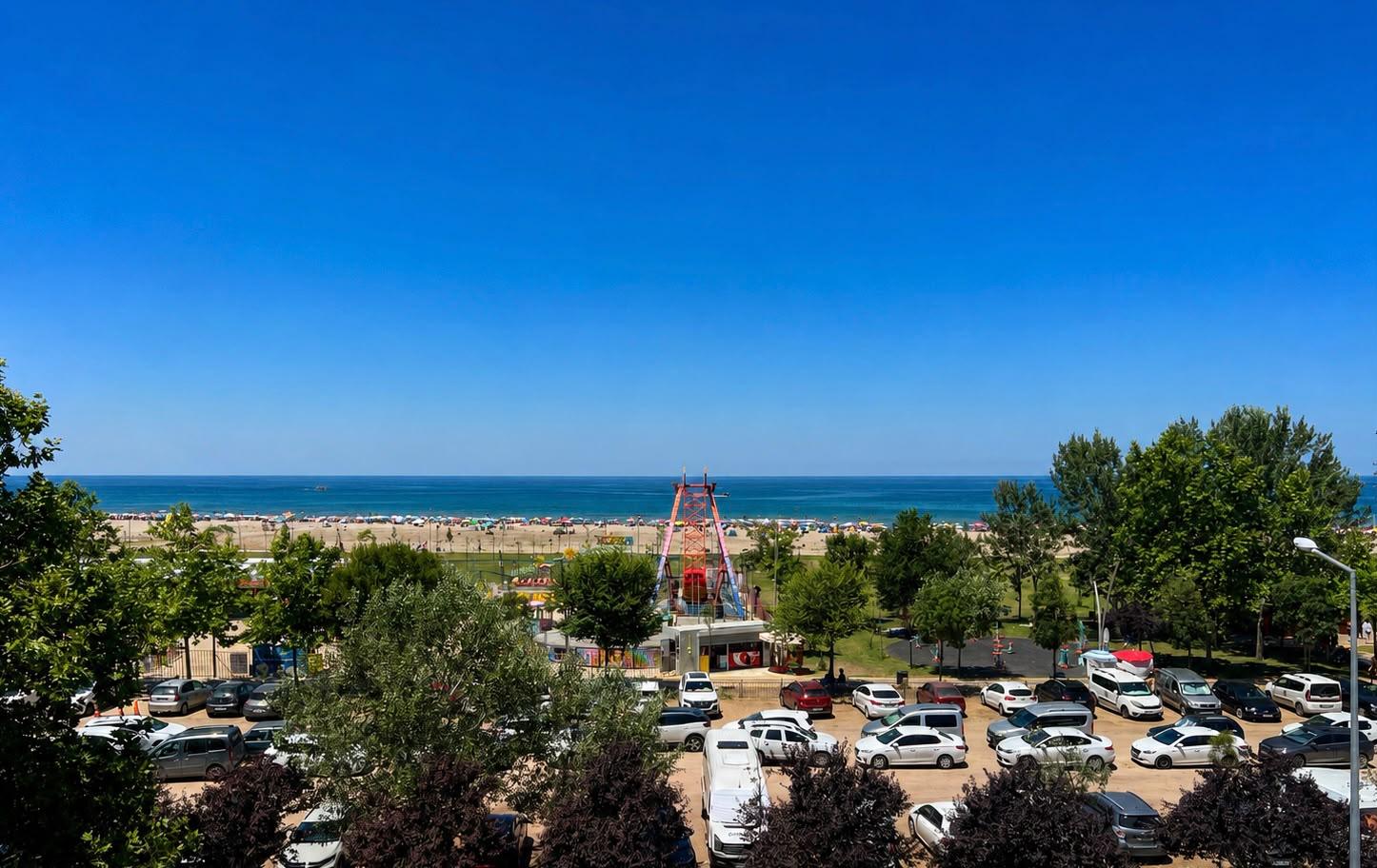 Balkondan deniz manzarası